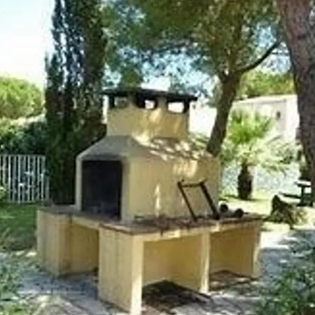 En Rez-de-jardin: Piscine, Calme, Pinede, Parking, Terrasse, Proche Plage, Bbq - Fr-1-723-84 Apartment *